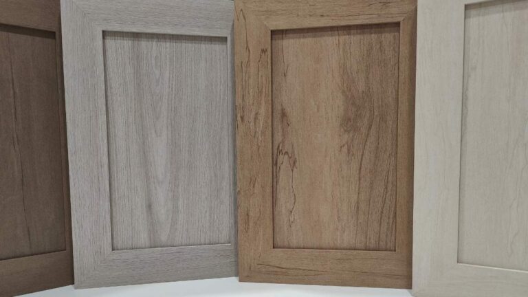 Four NEXGEN cabinet doors in Tafisa Karisma colours.